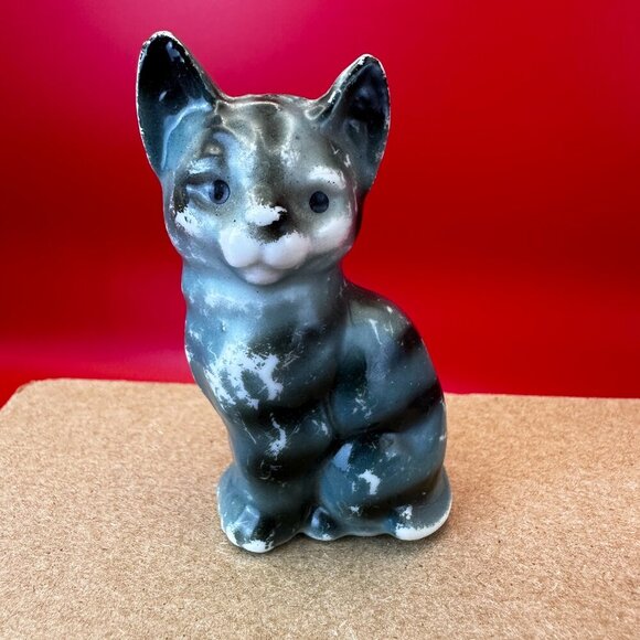 VTG KITTY BLUE BLACK TIGER CAT, PORCELAIN JAPAN FIGURINE, BLACK EYES, 2,75" - Picture 1 of 5